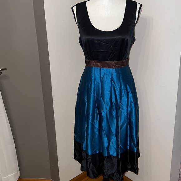 Alfani shimmery, beautiful pleated Dress 💯% Silk - Picture 1 of 14